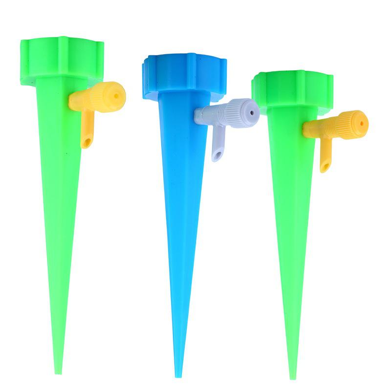 Автоматическое устройство для полива растений: Система капельного полива с таймером для дома или путешествий