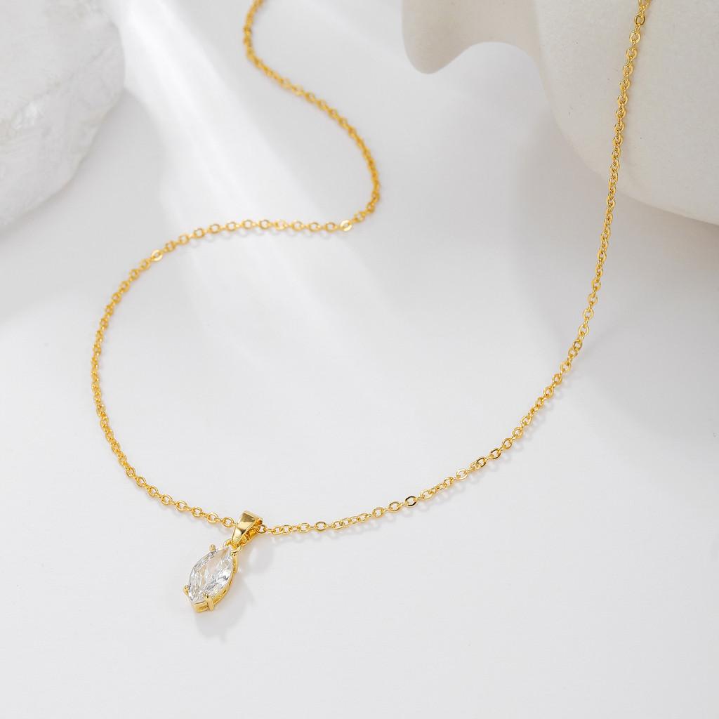 Copper Gold Plated Zircon Pendant Necklace With Water Drop Design For Women