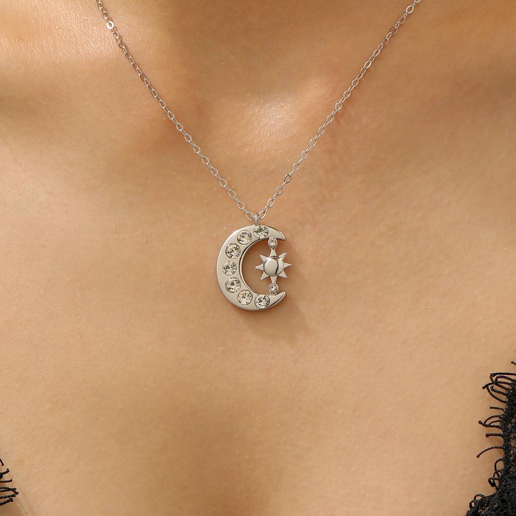 Zircon Moon Sun Pendant Necklace for Women Men Exquisite Collarbone Chain Vintage Simple Hiphop Punk Versatile Jewelry Gift