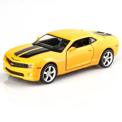 TOKAXI Модель литого автомобиля Chevrolet Camaro в масштабе 1/36 с инерционной игрушечной машиной «Бамблби», подарок для мальчиков и девочек (желтый)