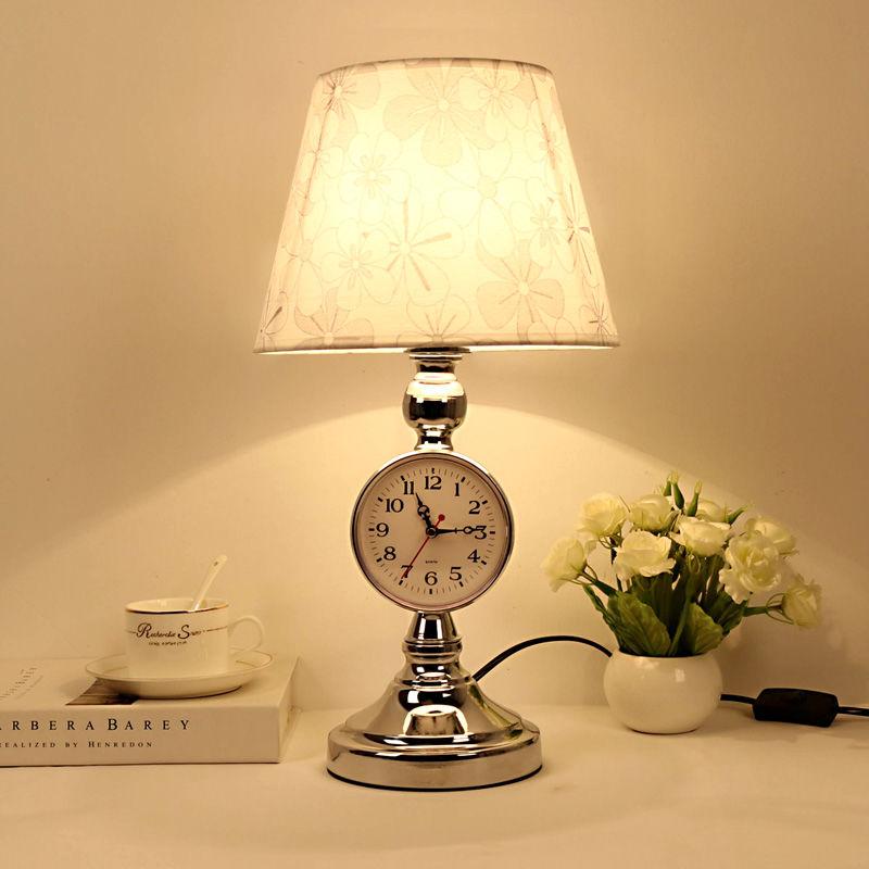 Простой Европейский Стиль с часами Настольная Лампа Спальня Прикроватная Гостиная Освещение Теплые Романтические Свадебные Идеи
