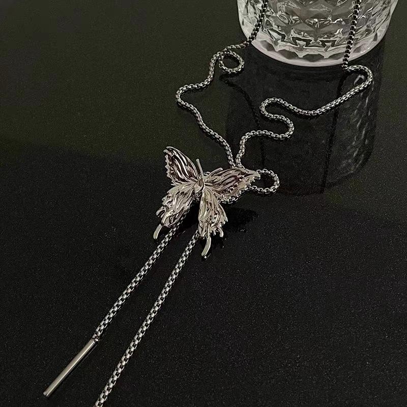 Premium Sense Can Pull Silver Butterfly Fringed Necklace Design Fashion Autumn And Winter Sweater Chain Collarbone Chain Jewelry