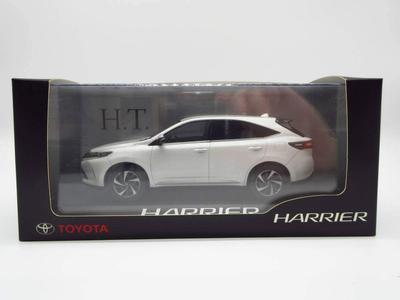 Toyota Harrier Harrier Turbo HARRIER Серия 60 Поздняя модель Цвет Миниатюрная машинка Белый Перламутр Кристалл Шайн 1/30