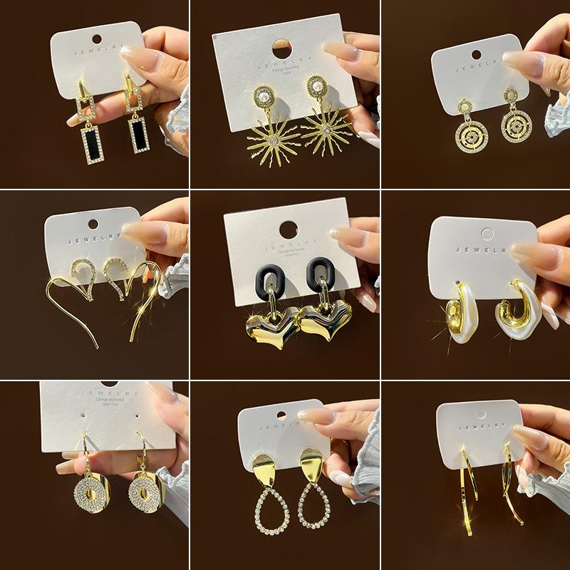European and American hot-selling super flash earrings collection, exquisite full diamond Internet celebrity fringed pearl flower stud earrings
