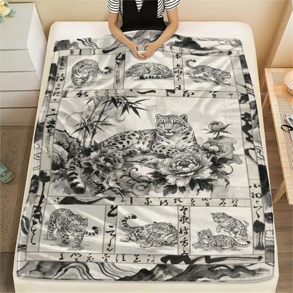 Snow Leopard Animal Print Flannel Blanket, High quality Comfortable for All Seasons, Home Decor, Warmth and Comfort, Perfect for Christmas Gifts116