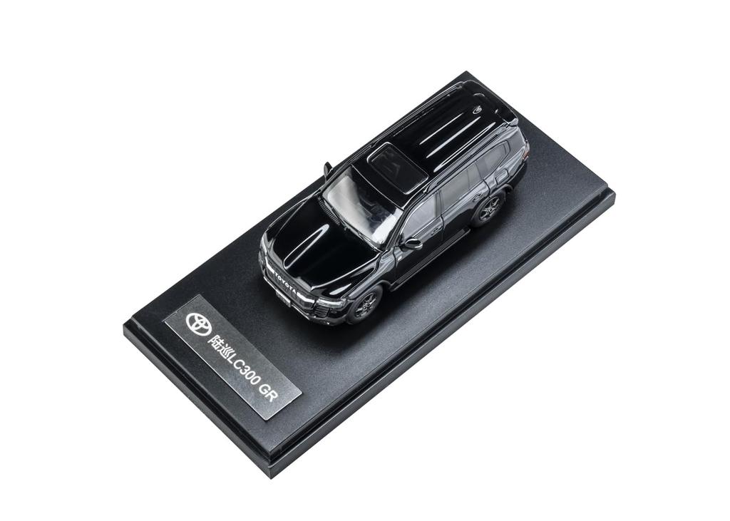 ЖК-МОДЕЛИ 1/64 Toyota LC300-GR SPORT (черный) Готовый продукт
