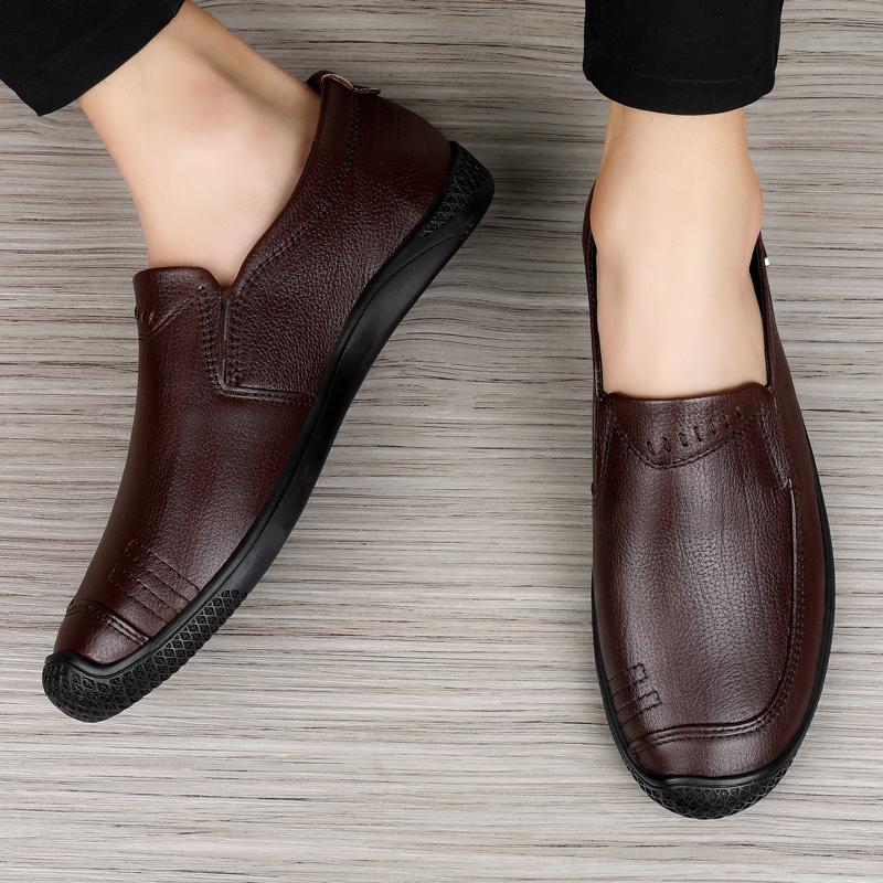 New Men Loafers Fashion Genuine Leather Casual Flat Slip - on Driving Footwear Boat Shoes Comfortable Lazy Male Shoes