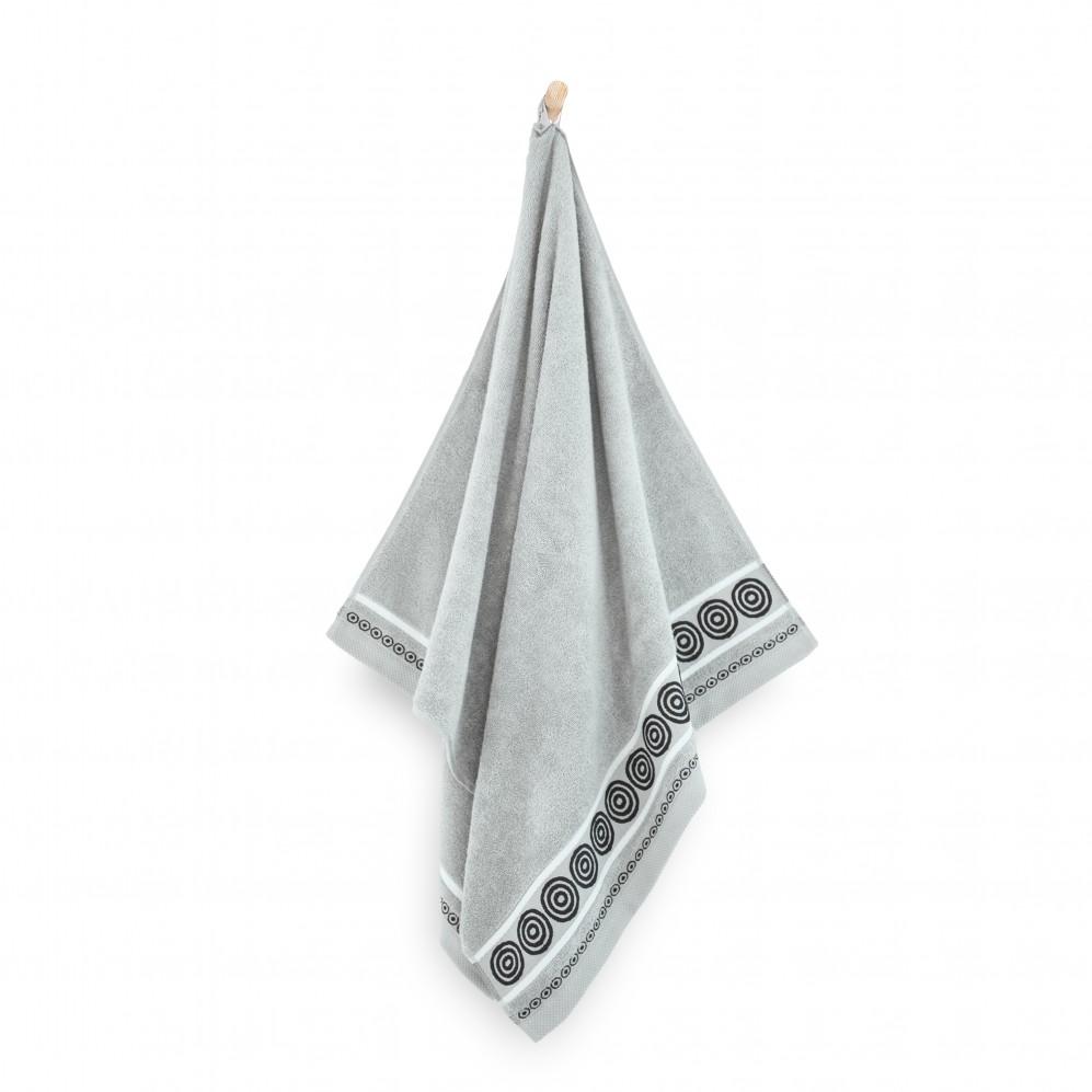 Zwoltex Rondo2 Large Absorbent Bath Towel With Embroidery Ecru 450G 70X140Cm