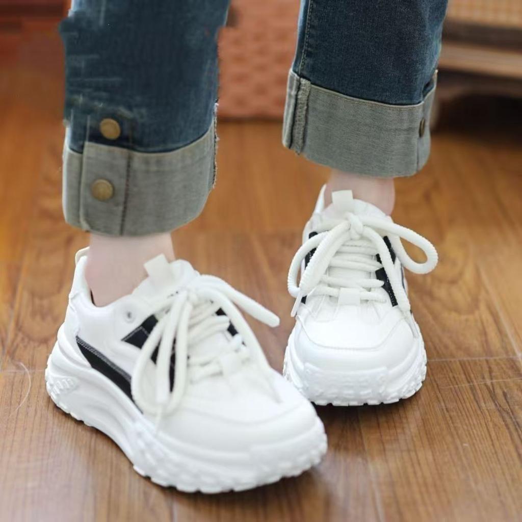 2025 весна и осень новая студенческая белая мода толстая подошва усиливающая тренд популярная универсальная спортивная повседневная обувь женская обувь