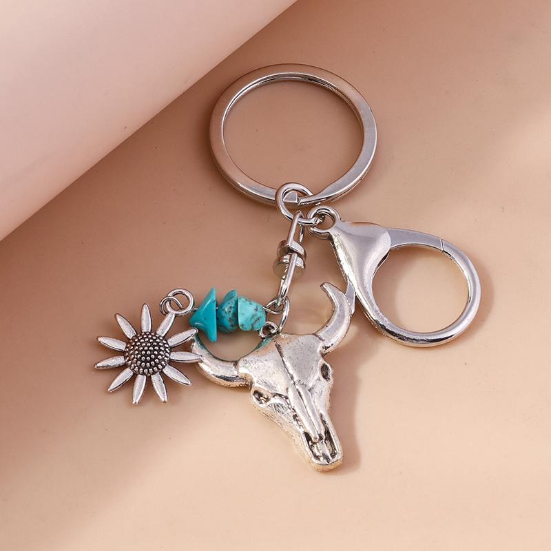 Retro Ethnic Bull Head Keychain Turquoise Key Ring Pendants for Women Girls Handbag Decor DIY Handmade Jewelry Gift
