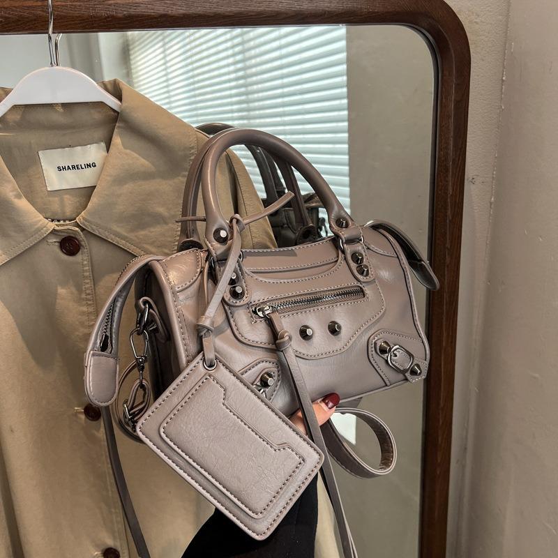 Новая сумка-портфель в виде локомотива, женская ретро-сумка-подушка с заклепками, модная наплечная сумка-мессенджер