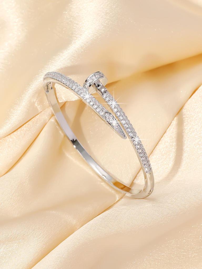 Versatile Snake-shaped Starry Sky Diamond Bracelet – High-end Fashion, European & American Style.