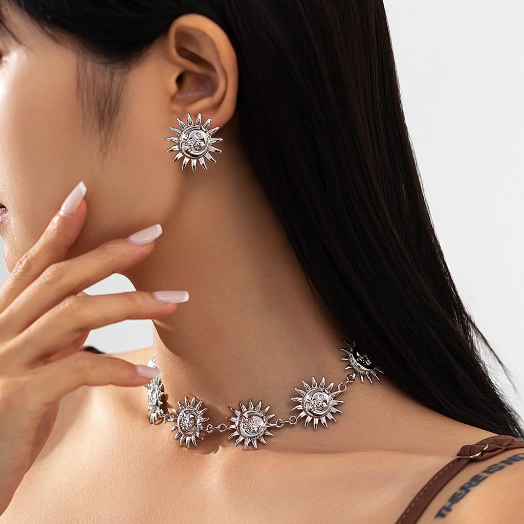 Light Luxury Style Sunflower Splicing Alloy Collarbone Chain Personalised Exaggerated Necklace Set Fashion Commuter Retro Travel Women's Necklace