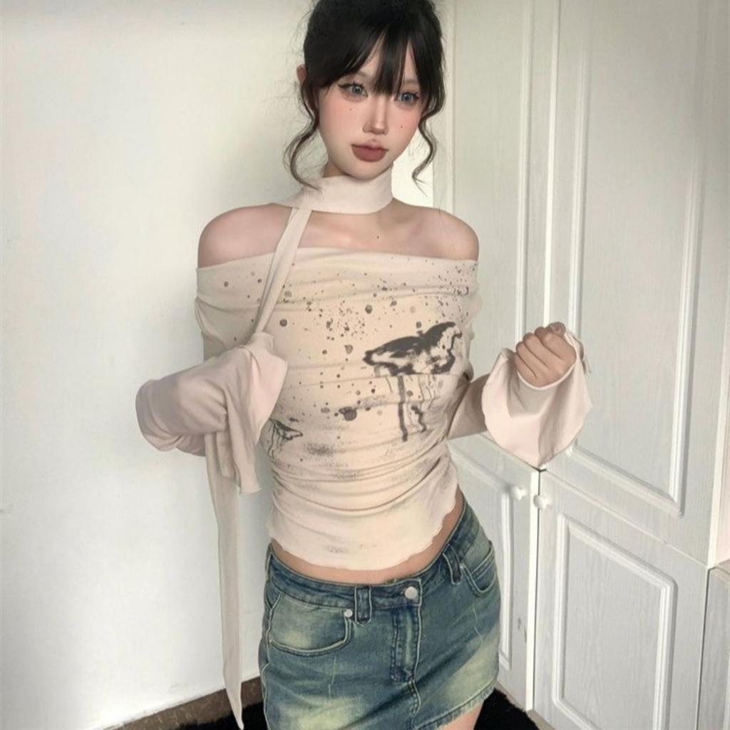 2KWEIRD Japanese Y2k Off Shoulder Tops With Scarf Trashy 2000s Style Graffiti Print T-shirt Vintage Harajuku Flare Sleeve Tops