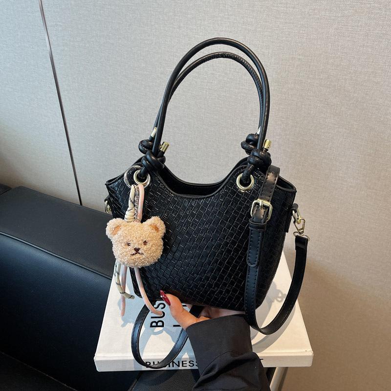 Популярная в этом году маленькая сумка женская лето 2025 новая модная сумка-мессенджер нишевый дизайн корейская версия сумка-ведро