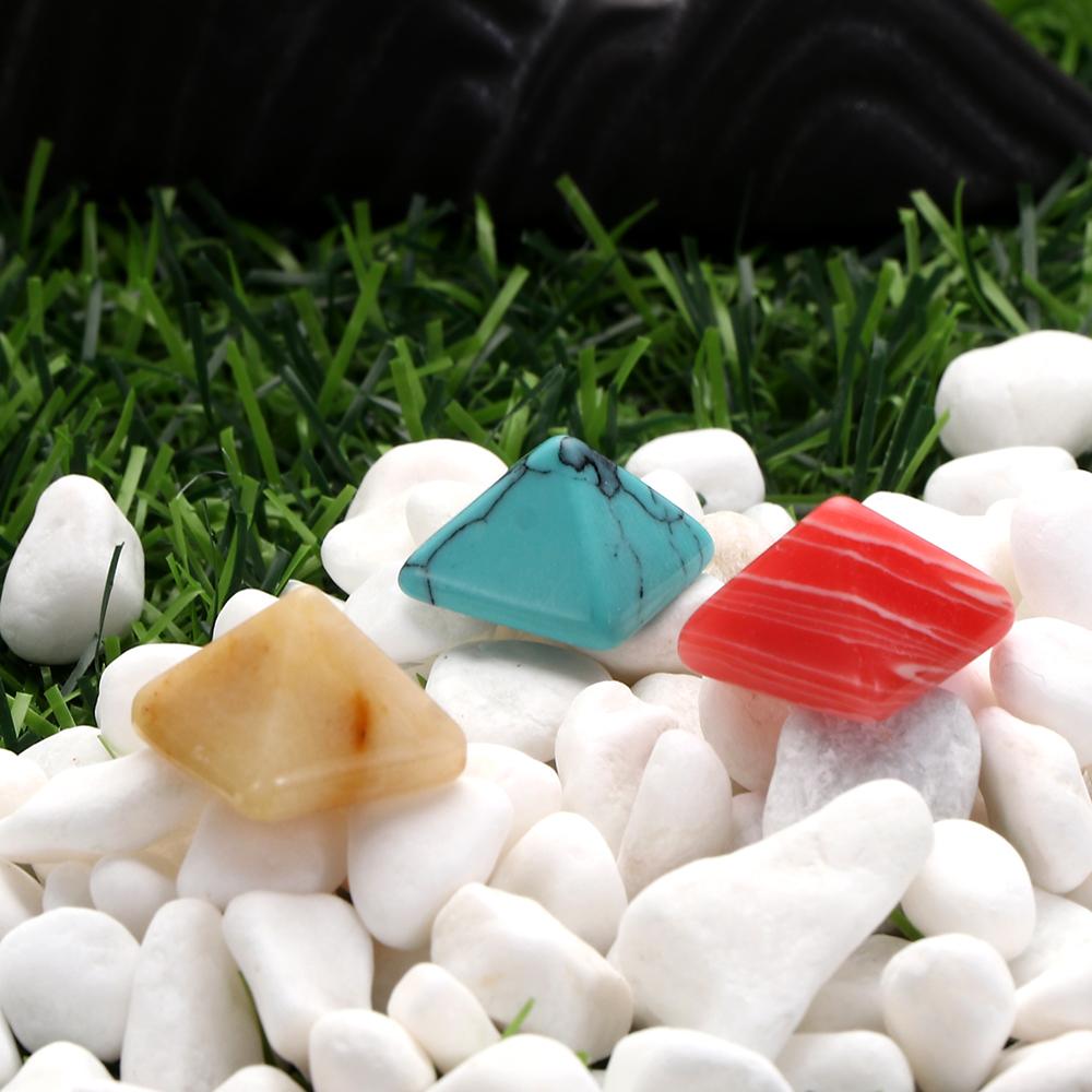 Белый кристалл голубой точки нефрита натуральный камень лечебный лечебный камень мини-орнамент пирамидальный узор