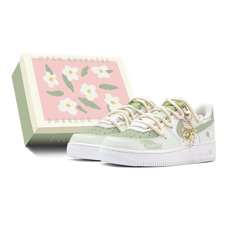 Nike Air Force 1 Air Force 1, Летнее Теплое Солнце, Маленькое Сердце, Молодежная Энергия Низкие Кеды для Скейтборда GS Зеленый Белый DH2920-111(TeamS-S-BOX)
