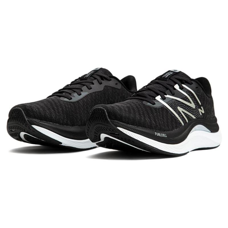 New Balance Женские кроссовки FuelCell Propel V4 Черно-белые WFCPRLB4