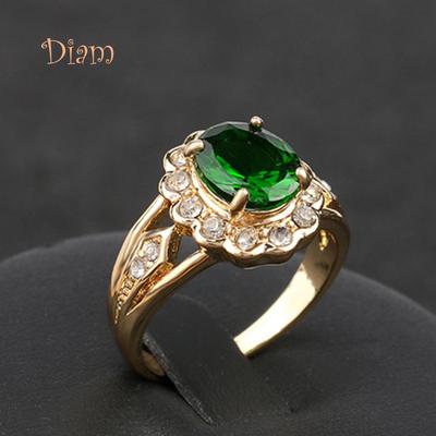 Кольцо в стиле винтаж с изумрудом и кристаллами. Цвет металла под золото. Отличный подарок для женщин