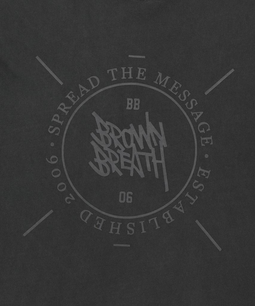 Футболка с принтом BROWNBREATH Stamp Tag Pigment - Угольный