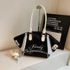 Nylon Fabric Large Capacity Versatile Contrasting Letter Bag Classic Feminine Leisure High Quality Shoulder Bag
