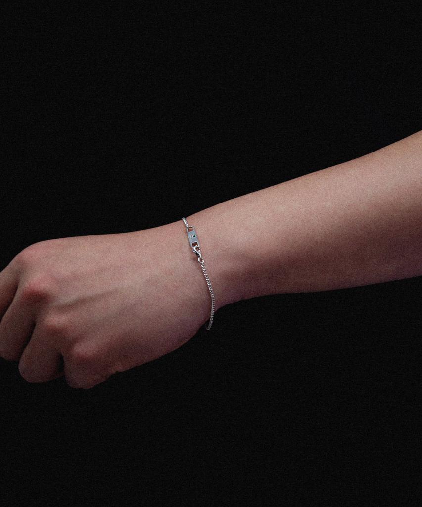 Valik [925 Silver] No.86 Green Tack Curve Chain Bracelet