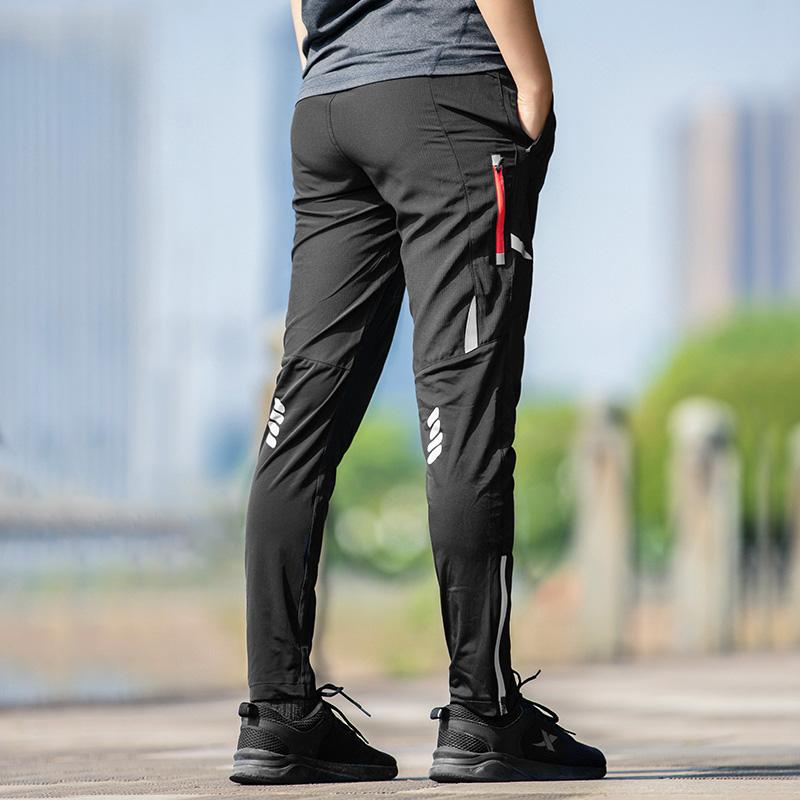 Comfortable cycling pants, breathable material, size M, black