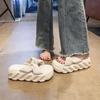 Летние женские шлепанцы на толстой подошве-маффине, для невысоких людей, увеличивающие рост, новая модная темпераментная модель 2025 года, не утомляют, холодные шлепанцы