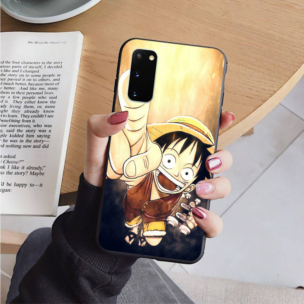 AD62 One Piece Луффи Черный Чехол для iPhone 16 15 Plus 14 13 12 11 Pro 8 7 6S SE 5S X XR XS Max Realme C30 C33 C31 9I Huawei Y8P Y9 Мягкий Чехол