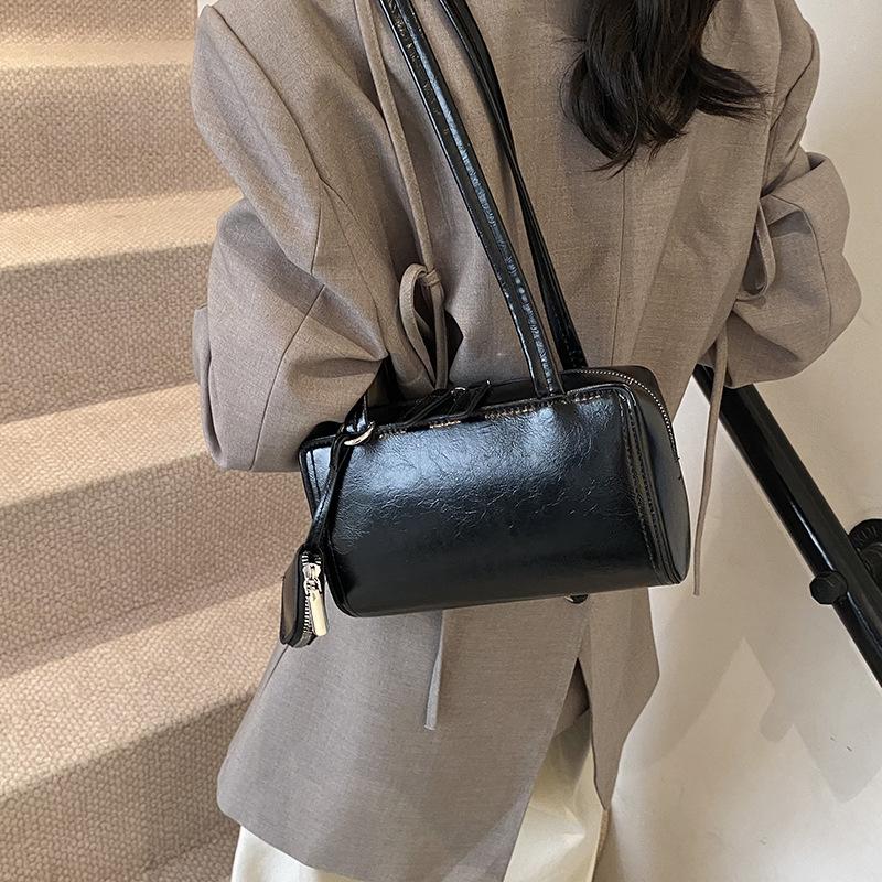 2025 Small Square Bag Premium Sense Shoulder Bag Underarm Bag Earphone Bag Female