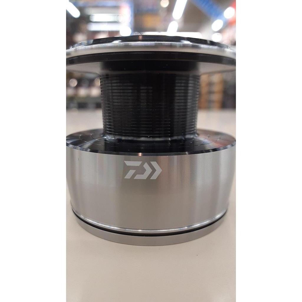 Б/у шпуля DAIWA 24 CERTATE SW 4000-XH, оригинальная сменная