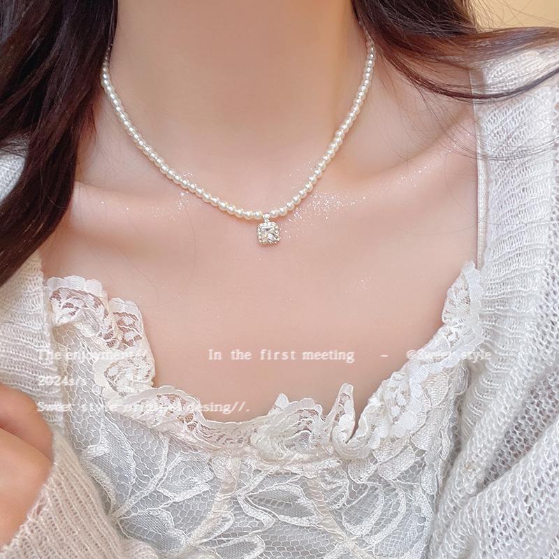 «Модное элитное жемчужное ожерелье: Универсальная цепочка на ключицу из титановой стали для женщин