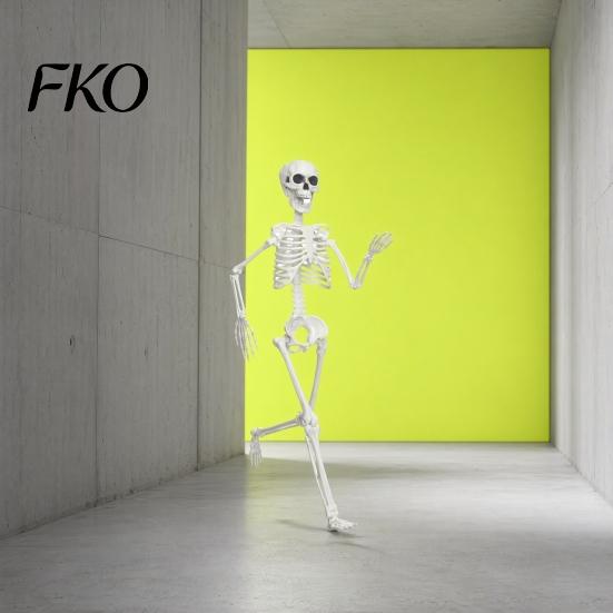 Skeleton Figurine for Halloween 3ft Life Size Skeleton, Full Body Posable Plastic Prop, Realistic with Movable Jaw Human Bones Model Yard Patio