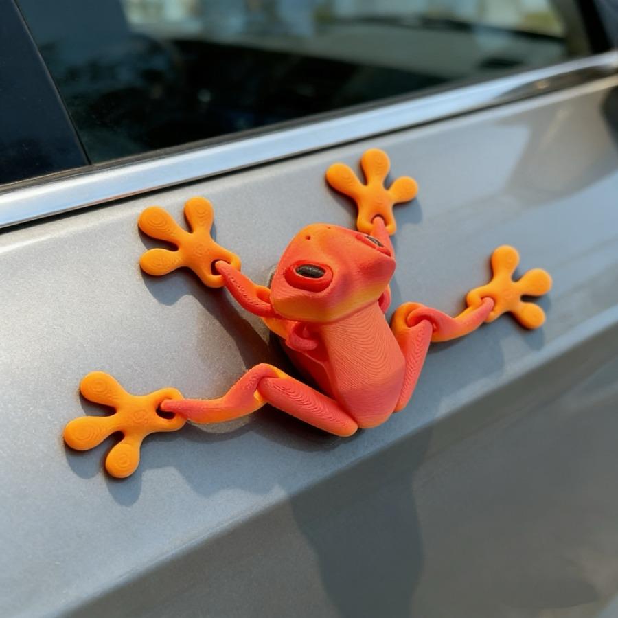 Popular cutting-edge 3D-printed magnetic frog fridge magnet with movable joints and night-light dragon effect