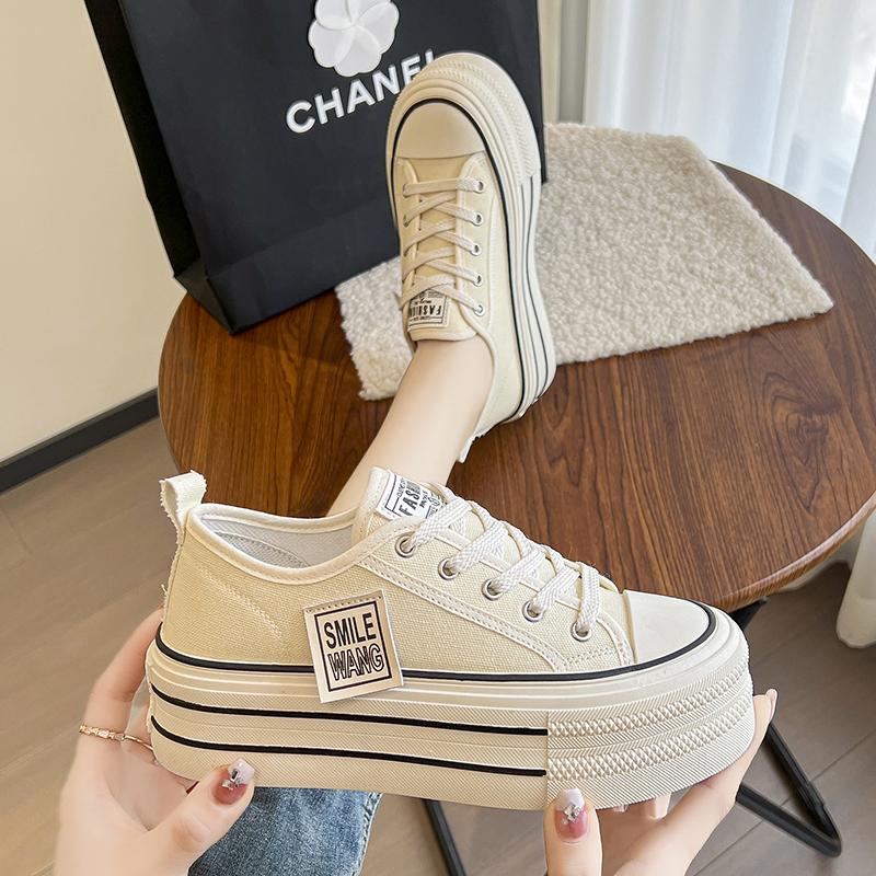 2024 New Korean Version Platform Canvas Shoes Women's Small Height Increase Round Head Lace-up Low-top Board Shoes White Shoes