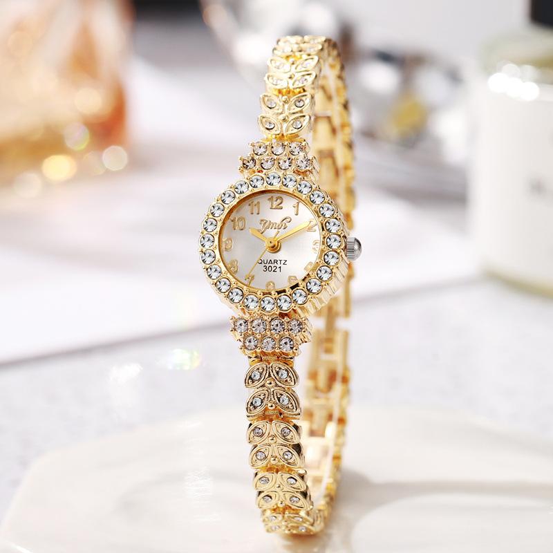 Женские браслетные часы со стразами на ремешке, кварцевые наручные часы, женские часы в подарок, часы с круглым циферблатом
