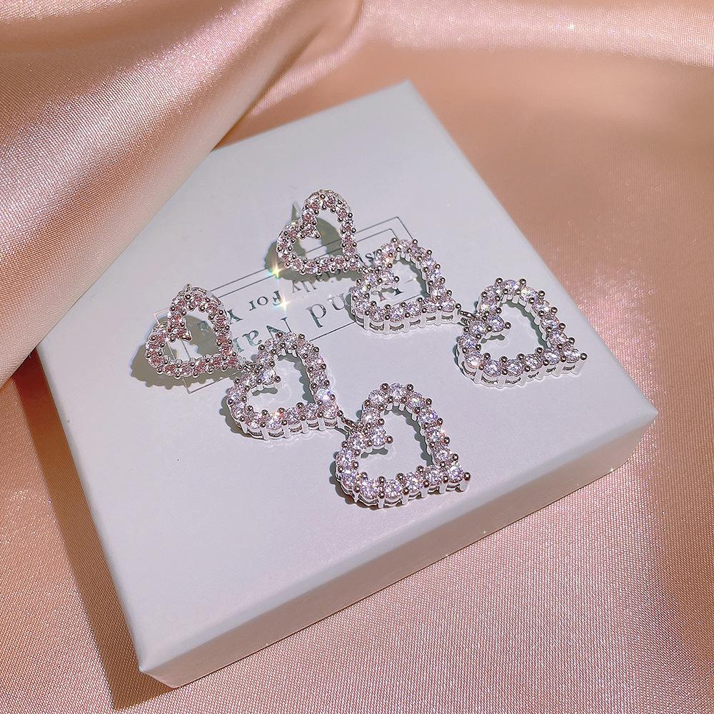 High End Niche Design Fashionable and Versatile Love Earrings for Women Peach Heart Shaped Earrings