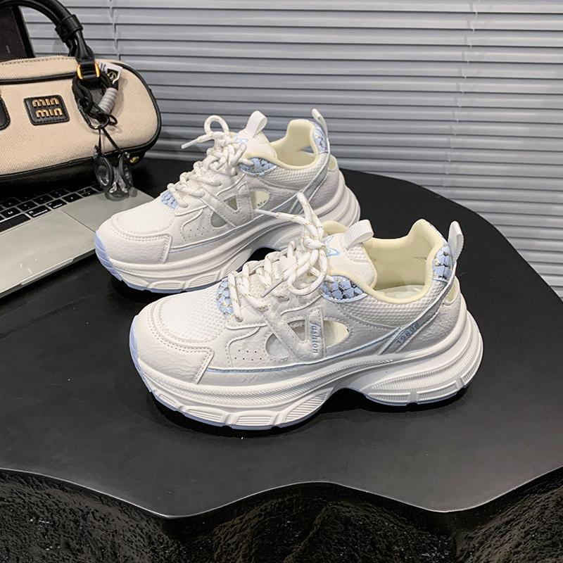 Женские кроссовки на платформе, увеличивающие рост, 2025 новинка, универсальные, в парижском стиле, повседневные, серебристые, весенне-летние, жареные уличные, на шнуровке, маленькие кроссовки
