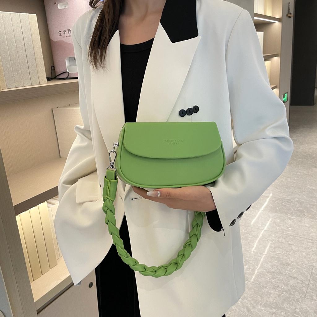 IELGY Женская седельная сумка, простая, модная и модная квадратная сумка на одно плечо в иностранном стиле с диагональным пролетом.