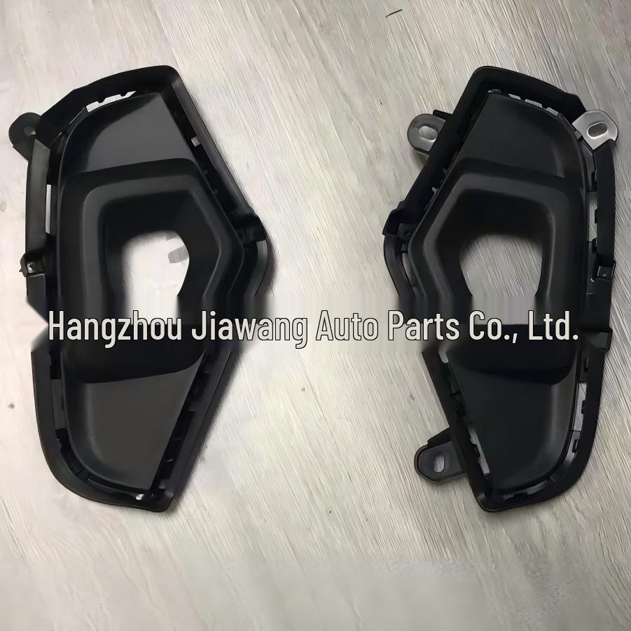 Набор накладок на противотуманные фары Toyota RAV4 2023: 52127-0R320 (Правильно), 52128-0R320 (Осталось)