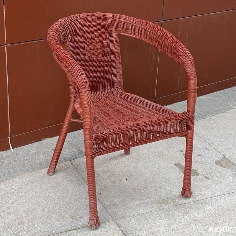 Трехкомпонентный ротанговый комплект для улицы: Складной плетеный стул со спинкой и журнальный столик для балкона или дома