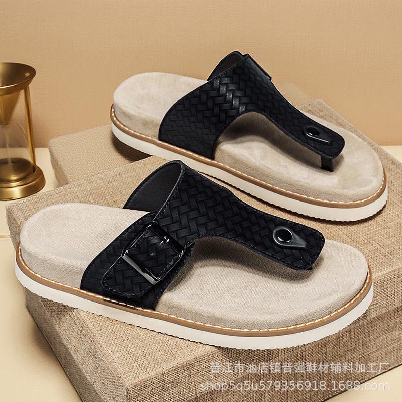 Slippers men's trendy outer wear sports and leisure beach sandals thick bottom light non-slip men's foot flip-flops