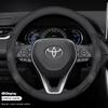 Для TOYOTA Crown CHR Yaris Corolla Auris Rav4 Prius Camry raize Prado Чехол на руль автомобиля из углеродного волокна и замши Аксессуары
