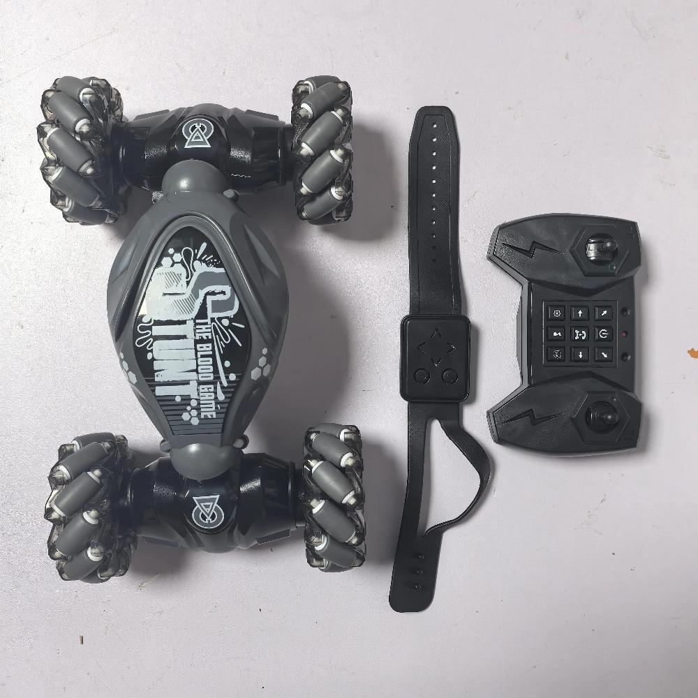 4WD RC Drift Car с музыкальными светодиодными фонарями 2,4G Жест Радио Дистанционное Управление Спрей Трюк Автомобиль Вращающийся на 360° Альпинистский автомобиль Игрушки Подарок
