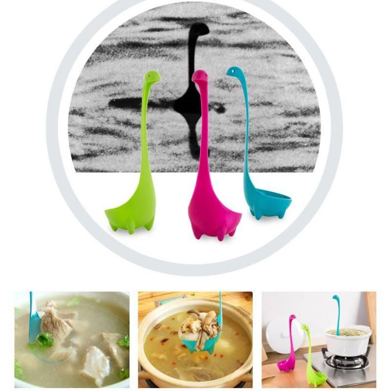 Универсальный пластиковый набор суповых ложек с длинной ручкой, идеально подходящий для использования на кухне и в столовой.