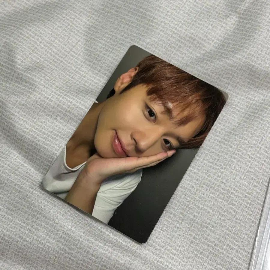 Park Jihoon enters the final encore concert photocard