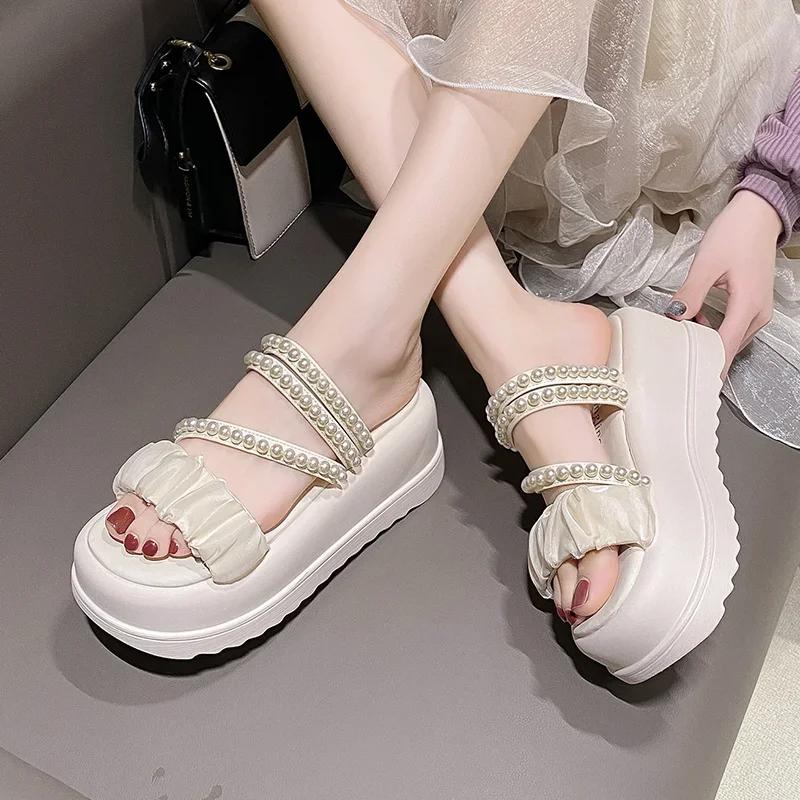 Модные женские босоножки на толстой подошве с жемчужным ремешком 7 см, летние розовые тапочки на толстой танкетке, женские модные розовые кружевные босоножки на платформе Mujer