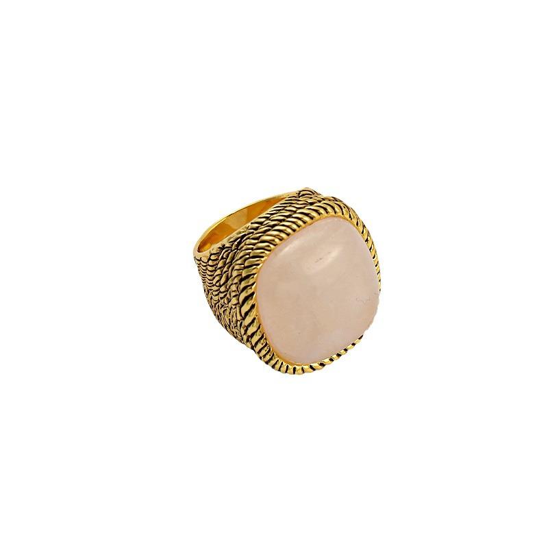 Винтажное состаренное французское кольцо с драгоценным камнем для женщин: Изысканный, Высококлассный, Легкая Роскошь, Вдохновляющая Элегантность в Стиле INS.