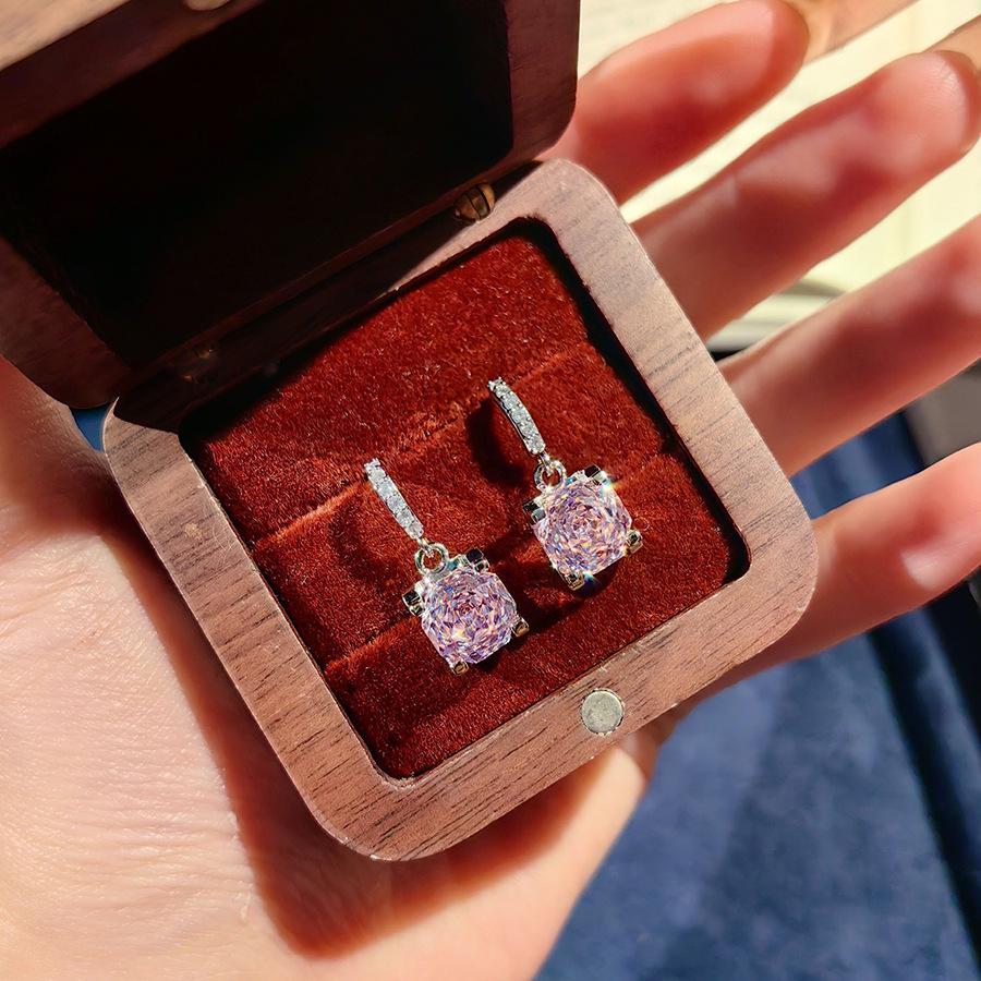 Классическое ожерелье-подвеска 'Голова быка' с розовым звездчатым анисом, огранка 'роза', параиба, красочные серьги-пусеты с бриллиантами, кольцо с розовым бриллиантом, браслет цвета морской волны