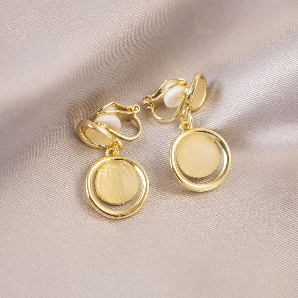 Универсальные легкие роскошные клипсы для ушей без проколов, повседневные высококачественные треугольные клипсы для ушей, универсальные женские серьги